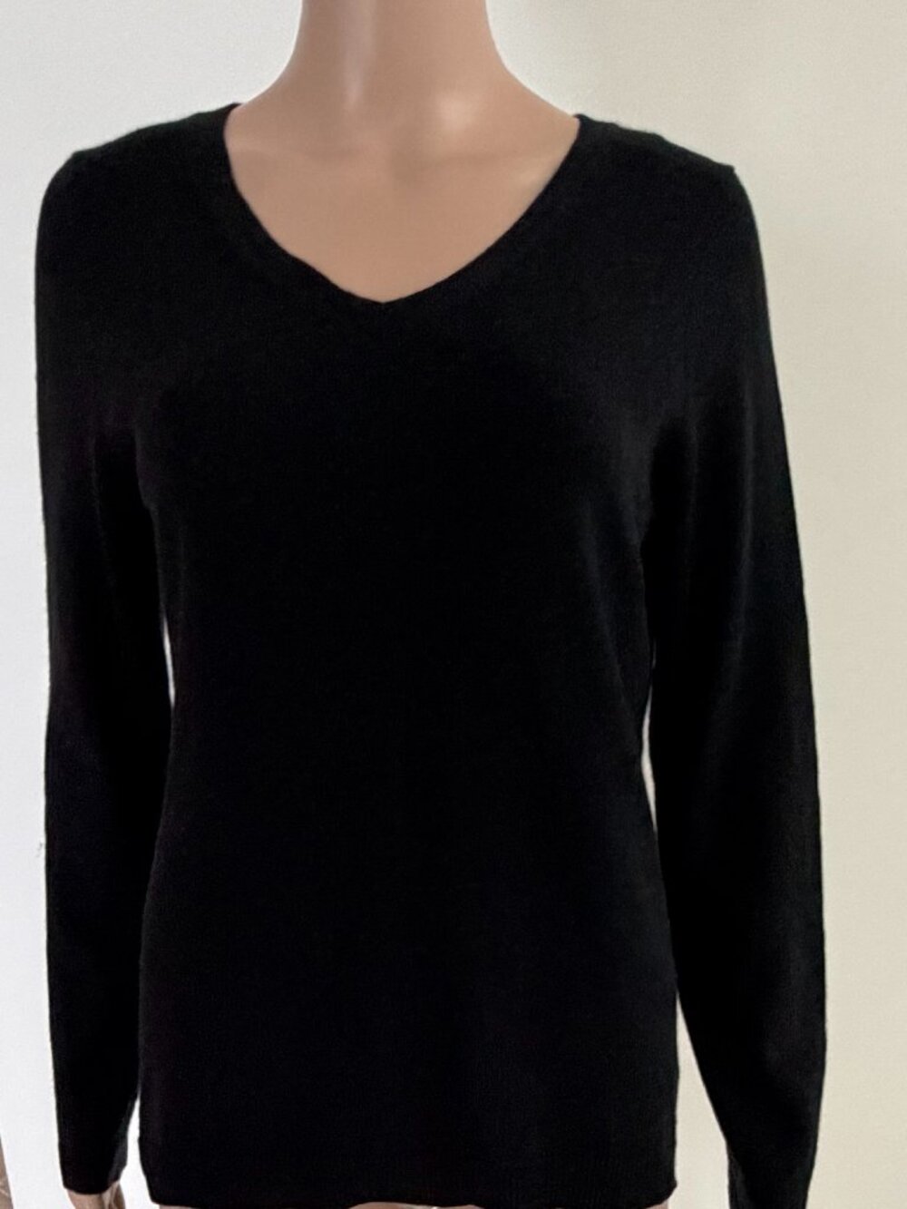 Talbots Women's Size Petite Medium Solid Black Pure Cashmere Sweater $199+